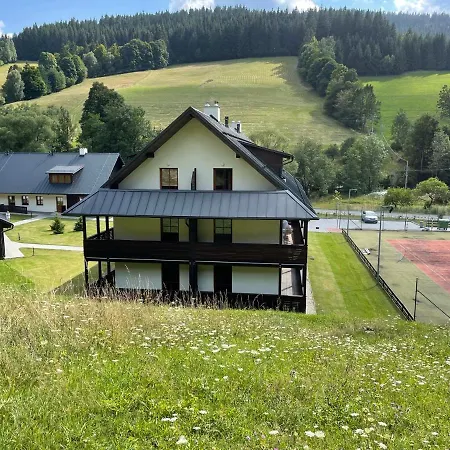 Neta Velke Karlovice, Polansky Dvur Apartment *