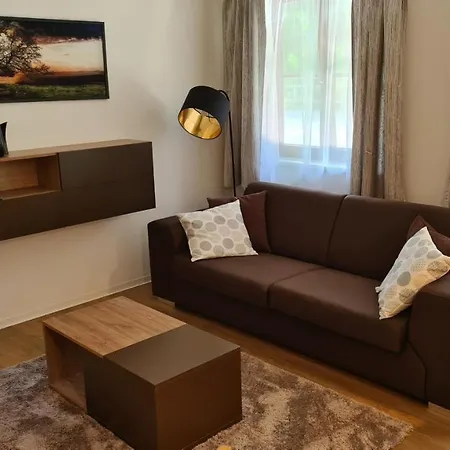 Neta Velke Karlovice, Polansky Dvur *