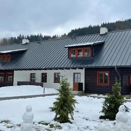 Neta Velke Karlovice, Polansky Dvur Apartment