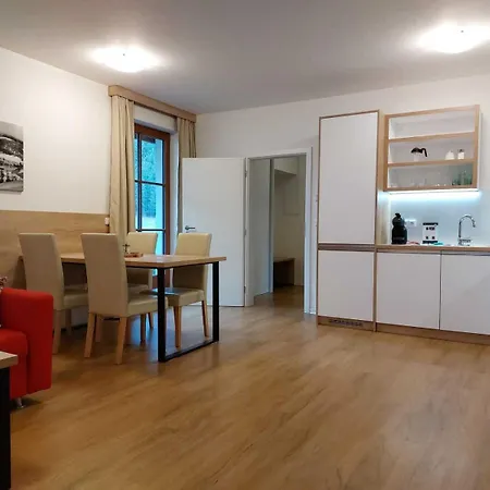 Neta Velke Karlovice, Polansky Dvur Daire Velké Karlovice