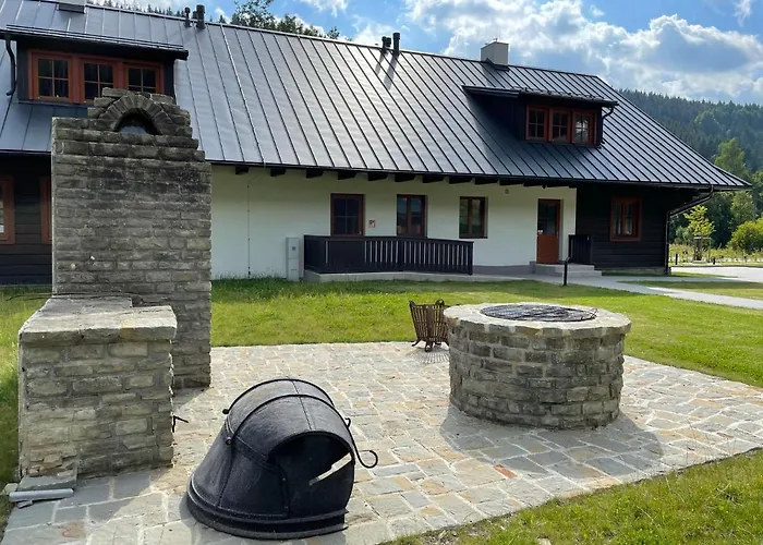 Neta Velke Karlovice, Polansky Dvur